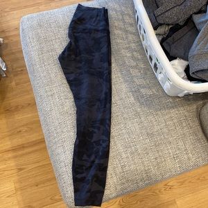 RARE lululemon camo aligns!